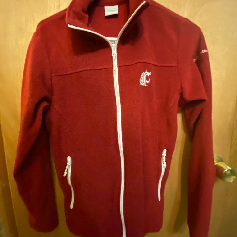 Columbia WSU cougars zip up